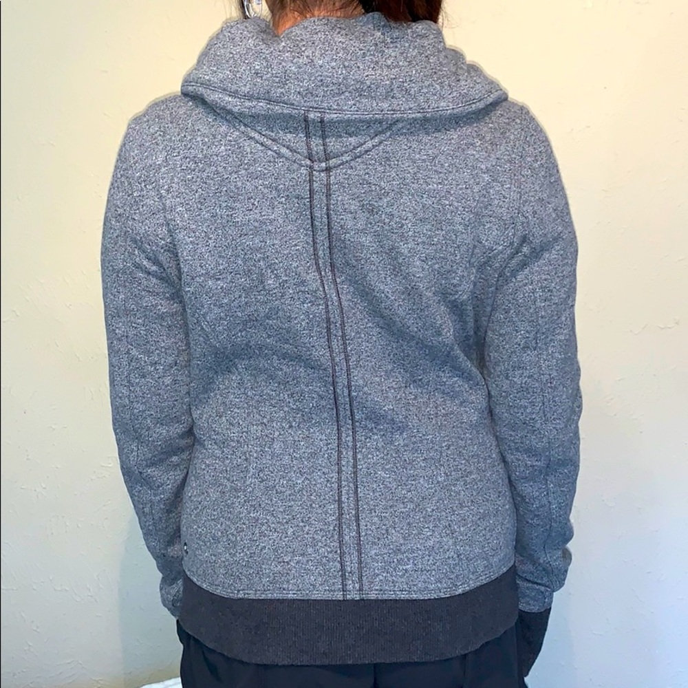 Lululemon Wrap Jacket - Picture 5 of 10